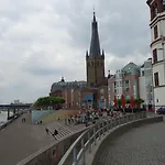 Old Town 아파트