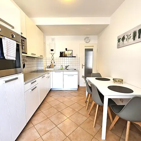 Old Town Apartamento *
