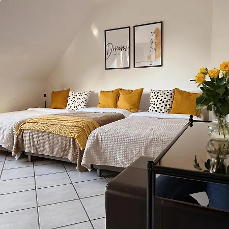 Old Town Apartment *