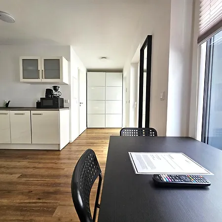 Old Town Apartment *