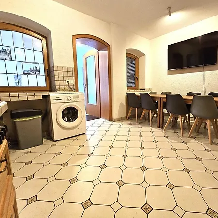 Old Town Apartment *